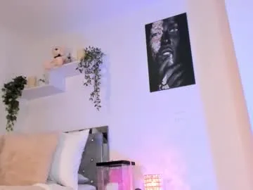 milyy_vermont – webcam model profile photo Image 14