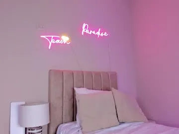 kikitherapy – webcam model profile photo Image 2