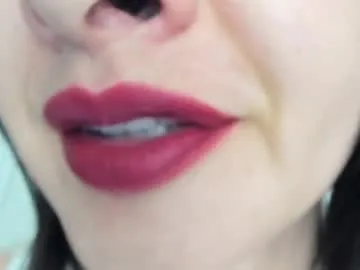 blue_bow – webcam model profile photo Image 12