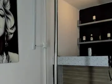 katarasimon – webcam model profile photo Image 6