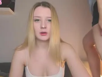 astridwet – webcam model profile photo Image 17