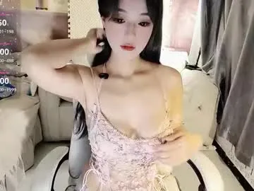 party_4_u – webcam model profile photo Image 19