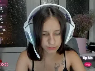 little_poetry – webcam model profile photo Image 6