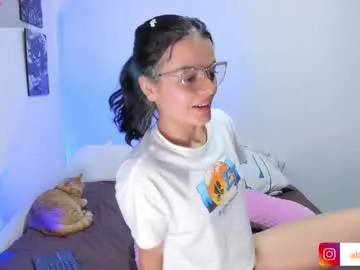 heyskylar – webcam model profile photo Image 8