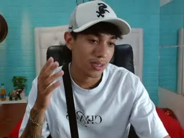 blue_bow – webcam model profile photo Image 11