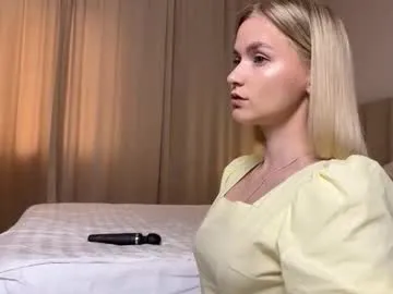 emilyhewell – webcam model profile photo Image 6