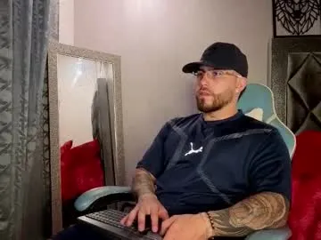 sweetyoops – webcam model profile photo Image 4