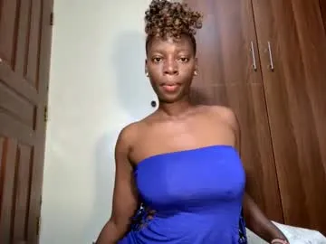 milavalentinax – webcam model profile photo Image 18