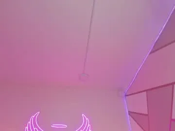 pinkadele – webcam model profile photo Image 17