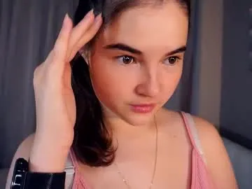 shiny_lily – webcam model profile photo Image 11