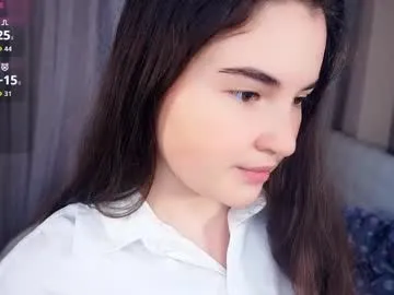 shiny_lily – webcam model profile photo Image 18