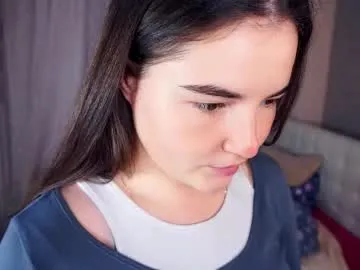 shiny_lily – webcam model profile photo Image 9