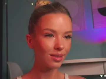 harmony_bigbreasts – webcam model profile photo Image 6