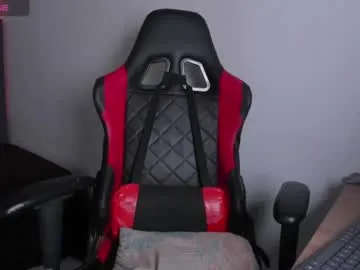 pinkypuppa – webcam model profile photo Image 5