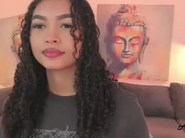 zoey_it – webcam model profile photo Image 3