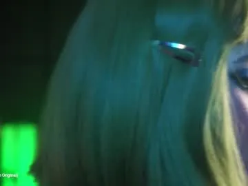 erikabeee1 – webcam model profile photo Image 13