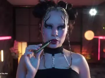 erikabeee1 – webcam model profile photo Image 17