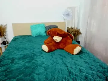 blue_bow – webcam model profile photo Image 12