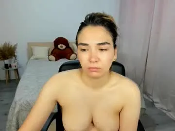 blue_bow – webcam model profile photo Image 5