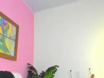 petites_perles – webcam model profile photo Image 9