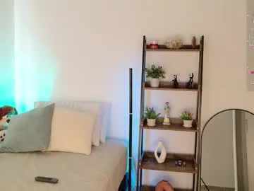 tilliecristello – webcam model profile photo Image 7