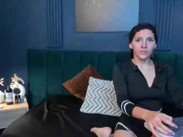 emelia_mae – webcam model profile photo Image 2