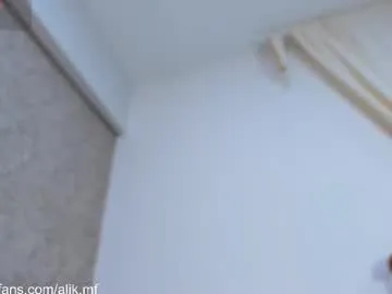 realtryit – webcam model profile photo Image 12