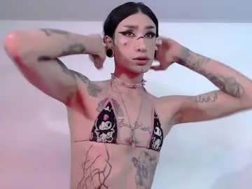 luckaisha – webcam model profile photo Image 12