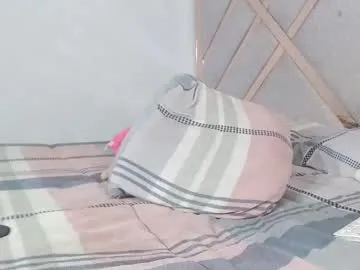 felissiany – webcam model profile photo Image 3