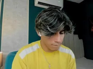 sexy_hot_friends_ – webcam model profile photo Image 4