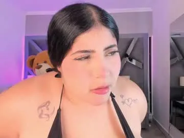 karlenegries – webcam model profile photo Image 18