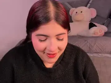 karlenegries – webcam model profile photo Image 3