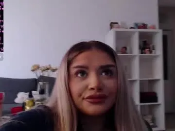 oke_doke – webcam model profile photo Image 8