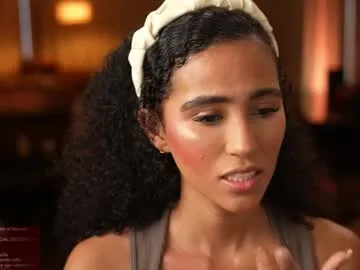 amnie_ – webcam model profile photo