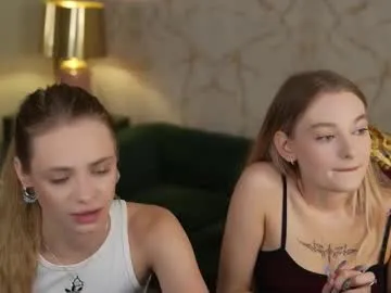 just_girlsgirls – webcam model profile photo Image 11