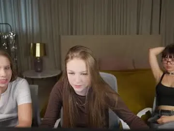 just_girlsgirls – webcam model profile photo Image 13