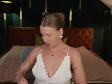 crysta_liza – webcam model profile photo Image 16