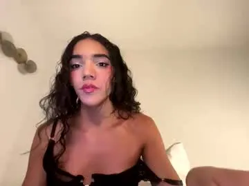 clari_yumi – webcam model profile photo Image 6