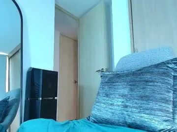 pinkadele – webcam model profile photo Image 13