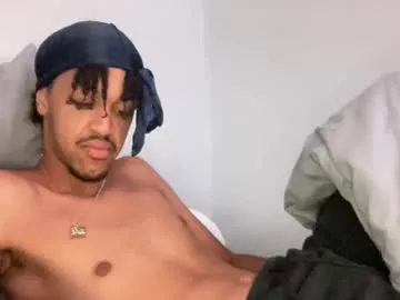 sweetyoops – webcam model profile photo Image 4