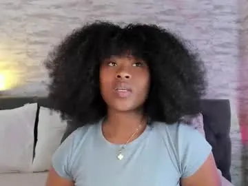 peachylina – webcam model profile photo Image 13