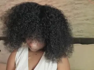 peachylina – webcam model profile photo Image 16