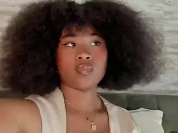 peachylina – webcam model profile photo Image 19