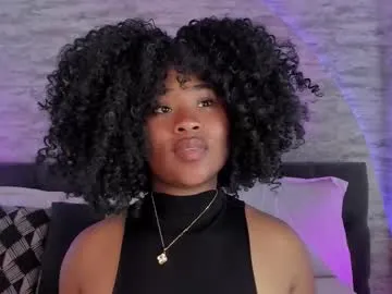 peachylina – webcam model profile photo Image 9