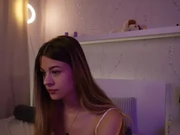 petites_perles – webcam model profile photo Image 12