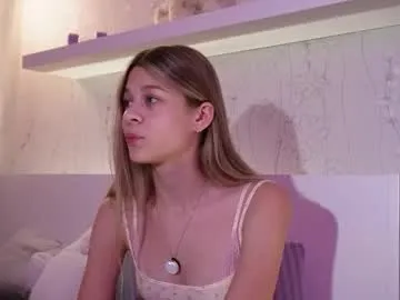 petites_perles – webcam model profile photo Image 17