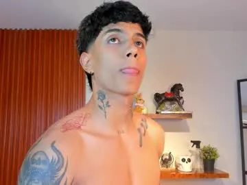 mia_v7 – webcam model profile photo Image 15