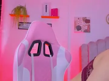 lollove24 – webcam model profile photo Image 11