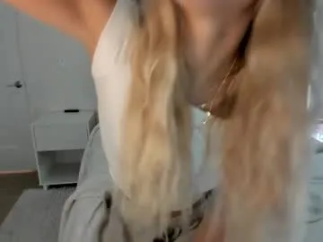 ella_foxx – webcam model profile photo Image 11