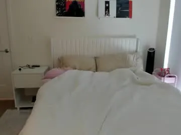 ella_foxx – webcam model profile photo Image 14